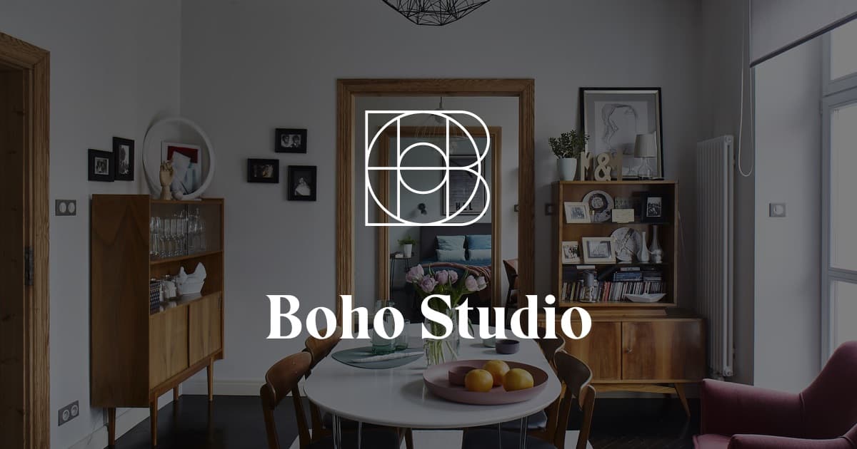 Главная страница сайта Boho Studio с крупным кадром интерьера и меню студии